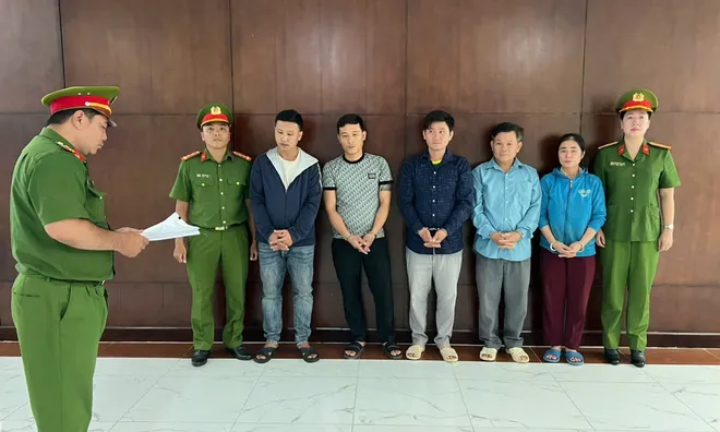 Làm giả loạt sản phẩm gần như nhà nào cũng dùng, Nguyễn Văn Đại cùng 4 đồng phạm bị khởi tố