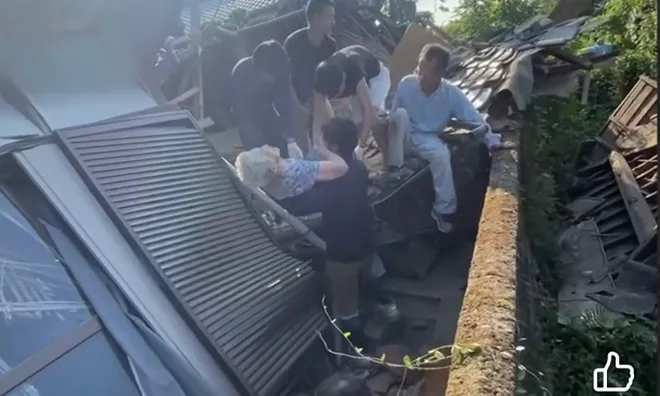 Giữa trận động đất kinh hoàng ở Nhật Bản, 5 lao động Việt dùng tay không cứu cụ bà 80 tuổi mắc kẹt