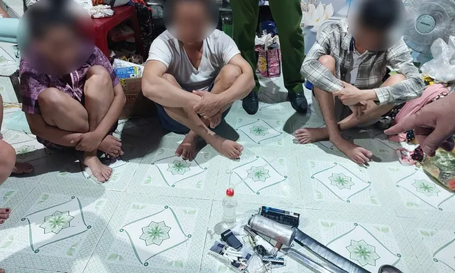 Bất ngờ kiểm tra nhà trọ, một cô gái sinh năm 2001 ở Cần Thơ bị bắt