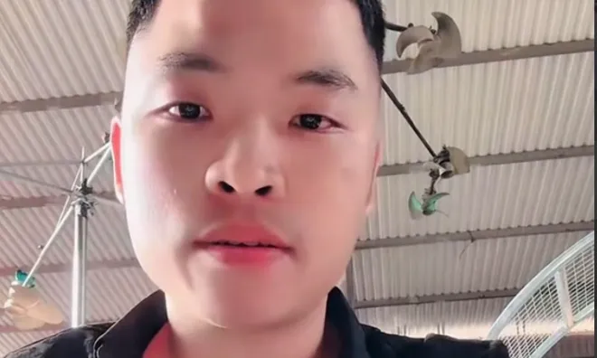 Khánh Sky livestream trước nhà TikToker Vua Quạt thu hút hơn 200.000 người xem, công an đã nắm thông tin