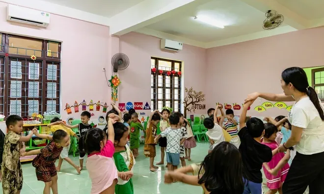 Chính thức từ 01/8/2026, mỗi giáo viên nhận thêm 800.000 đồng mỗi tháng ngoài tiền lương theo Nghị quyết 18