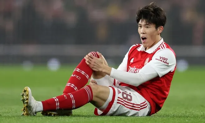 Crystal Palace đạt thỏa thuận chiêu mộ Takehiro Tomiyasu theo dạng tự do