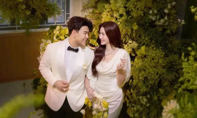 Vợ doanh nhân của Akira Phan lên tiếng trước thông tin hôn nhân rạn nứt sau 3 tháng cưới