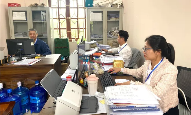 Từ 08/8/2026, viên chức làm việc tại Bộ phận Một cửa được nhận 1.200.000 - 2.000.000 đồng/tháng nếu đáp ứng điều kiện nào theo Nghị quyết 26?