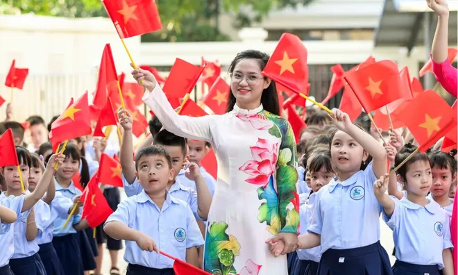 Hiệu trưởng, Phó hiệu trưởng được bố trí làm giáo viên hoặc nghỉ theo Nghị định 154 sau sắp xếp cơ sở giáo dục khi thuộc trường hợp nào?
