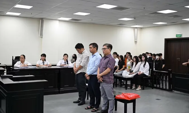 "Ăn chặn” tiền hỗ trợ gần 1.000 sinh viên, cựu hiệu trưởng lĩnh 3 năm tù