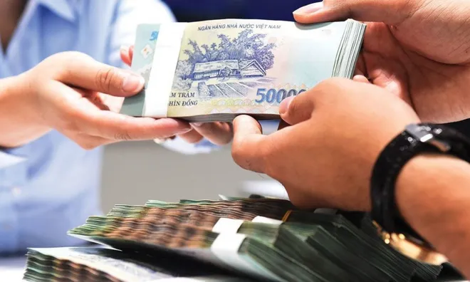 Chi thăm hỏi tặng quà đến 5.000.000 đồng cho sĩ quan lực lượng vũ trang, thương binh, bệnh binh theo Nghị định 307 khi thuộc nhóm đối tượng ra sao?