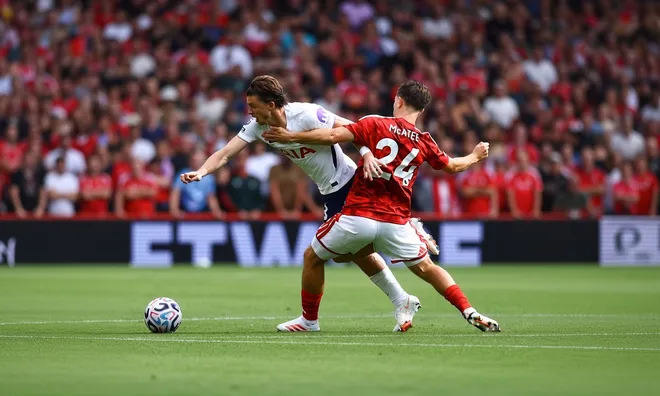 Tottenham bế tắc trước Nottingham Forest, tiếp tục chìm trong thất vọng