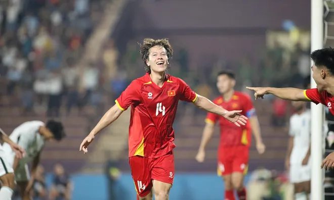 HLV Đinh Hồng Vinh tiết lộ lý do không gọi Viktor Lê tham dự ASIAD 2026