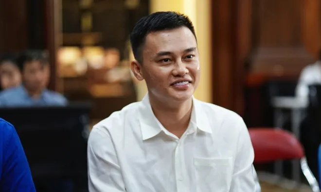 Những hình ảnh đầu tiên của "trùm siêu xe” Phan Công Khanh tại phiên tòa sáng nay