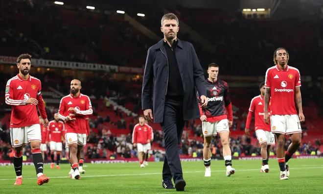 Manchester United đánh mất lợi thế khó tin, Brighton ngược dòng tại Old Trafford