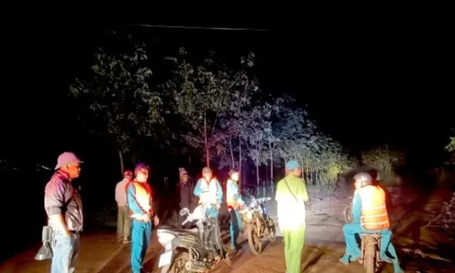 Danh tính thi thể nam giới mắc kẹt trong khe đá được phát hiện trong đêm ở Đồng Nai