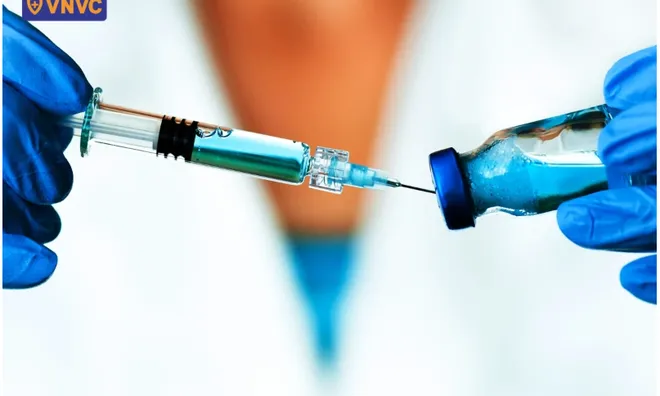 Việt Nam chính thức có vắc xin tay chân miệng: Những điều cha mẹ cần biết trước khi cho con tiêm vắc xin