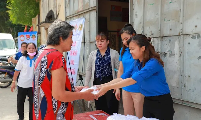 Tiêu chuẩn mới từ 05/10/2026 của Bí thư chi đoàn, Phó Trưởng thôn, Chi hội trưởng Cựu chiến binh, Phụ nữ, Nông dân theo Quyết định 79 ra sao?