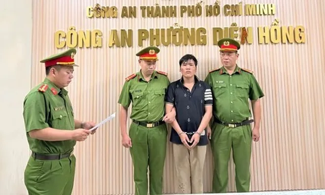 Tin pháp luật ngày 12/10: Vi phạm nồng độ cồn “kịch khung” còn dùng dao tấn công CSGT