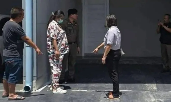 Vợ lao vào khách sạn đánh “tiểu tam” tử vong, chồng khiếp vía nấp chặt không dám ra