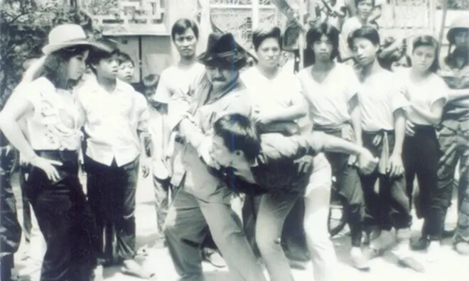 Bố ruột Lý Hùng: "Ông vua võ thuật" thách đấu cả Lý Tiểu Long, cầu hôn vợ khi bà lao lên sàn đấu bênh vực