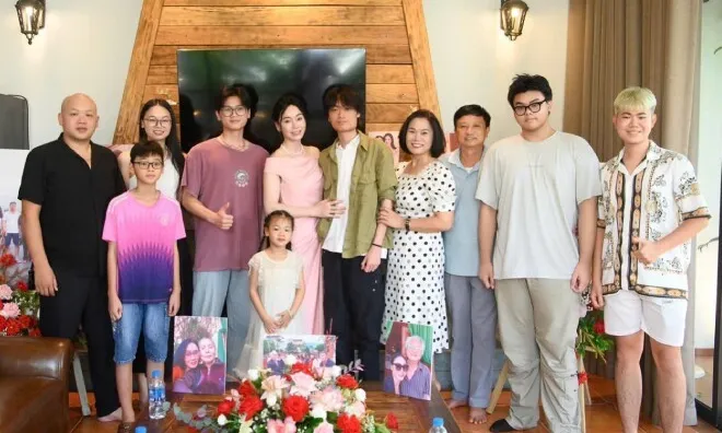 Sao Việt 24h: "Mẹ chồng" Phương Oanh hiếm hoi khoe con trai 19 tuổi có phong thái điềm tĩnh, vẻ ngoài trưởng thành