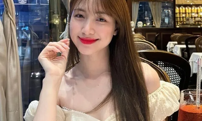 Hòa Minzy nuôi con: Không cho học trường quốc tế vì "nhà quen ăn rau muống", bé Bo đòi lo cho mẹ sau khi lấy vợ