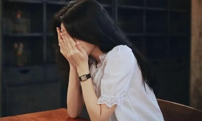 Mẹ chồng U50 đòi ăn cá hồi, ngủ tới 4h chiều mới dậy, bỏ cháu ở nhà một mình để đi nhảy