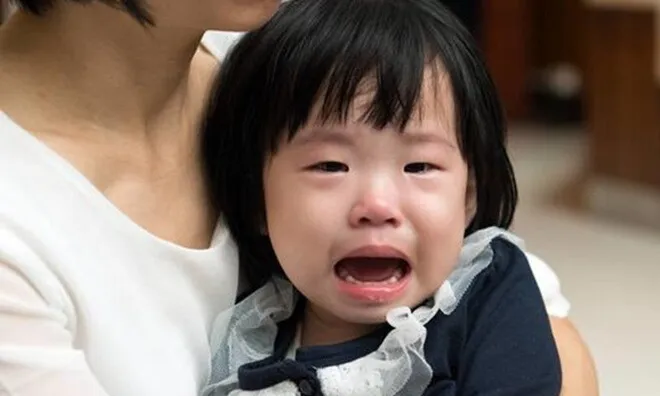 Con gái 4 tuổi đi học 3 trường mẫu giáo đều không nhận, tôi bật khóc khi biết lý do cũng từ mẹ chồng mà ra