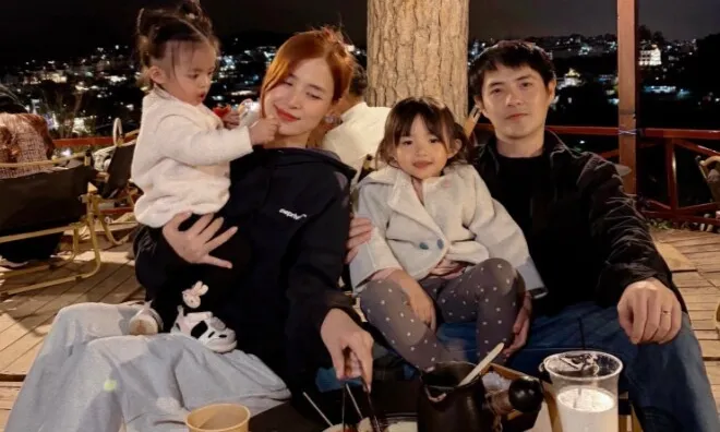 2 con gái của Đông Nhi như "bản sao" của Ông Cao Thắng, "tiểu thư" Winnie sở hữu đôi chân dài thẳng tắp