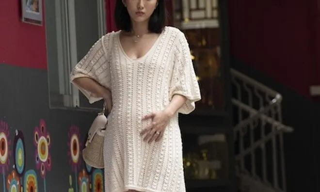 Người phụ nữ đang đi siêu thị thì thấy bàn chân nhô ra ở dưới, tình trạng sau đó khiến cả bệnh viện bàng hoàng