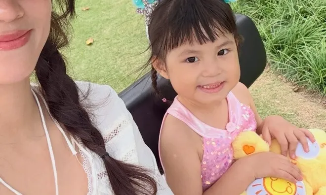 Bị phạt không cho ăn cơm vì bướng bỉnh, cháu nội chủ tịch tập đoàn ở Hà Nội có hành động khiến mẹ lo lắng