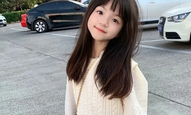 Ông nội đặt tên cho cháu gái có chữ Nhục được đổi thành cái tên rất thanh cao