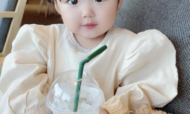 Đặt tên cho con gái kiểu 4 chữ, sinh năm 2026 theo từng họ bố mẹ, tương lai bé xinh đẹp may mắn