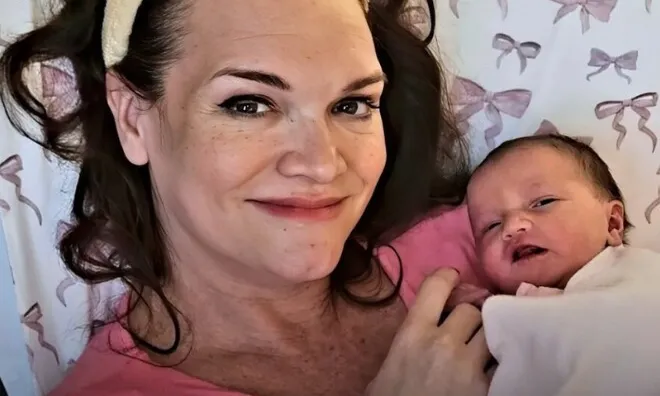 Sảy thai 5 lần, nữ diễn viên bất lực tìm con thì nhận phép màu từ người chồng đã mất 10 năm