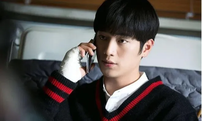 Con của tôi và vợ mới mắc bệnh nặng, vợ cũ cho 200 triệu chữa bệnh kèm một yêu cầu khiến tôi hối hận