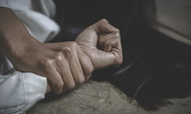 200 người xem livestream gã đàn ông xâm hại một phụ nữ và công lý được thực thi ra sao?