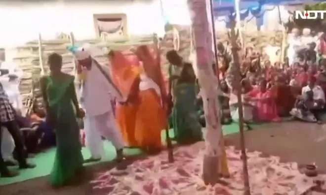 Clip: Chú rể khiến cả làng "mắt tròn mắt dẹt" vì cưới cùng lúc 2 cô vợ, lý do phía sau còn sốc hơn