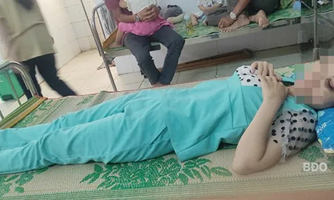 Nhiều vết bầm tím trên trên hốc mắt của người phụ nữ nhập viện: "Tác giả" là chồng và mẹ chồng?