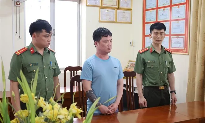 Ai là nạn nhân của TikToker Lê Việt Hùng, liên hệ với công an ngay để làm việc này