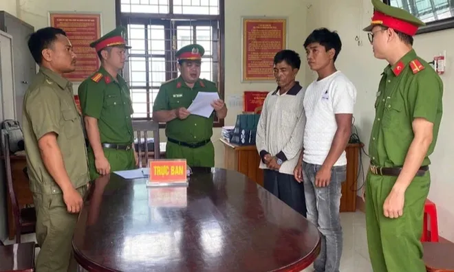 Cha con "song kiếm hợp bích" tấn công người cùng họ vì lý do muôn thuở