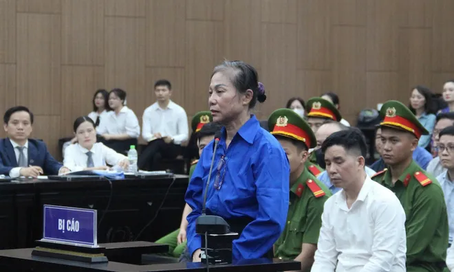 Trước tòa, bà Hoàng Thị Thúy Lan khai rõ về lần giơ 1 ngón tay, nhận ngay 1 triệu USD