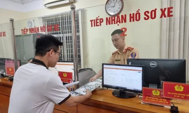 Từ ngày mai 1/7, người dân sẽ thực hiện thủ tục đăng ký xe như thế nào?
