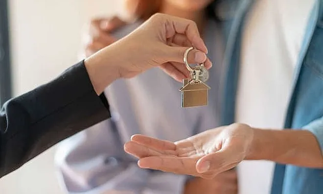 Cho mượn nhà, cả cơ ngơi bỗng sang tay người khác