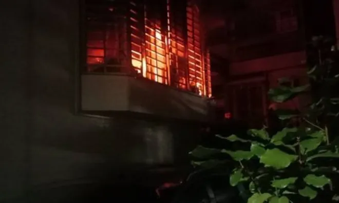 Nữ sinh viên đổ xăng đốt nhà khiến bố tử vong, mẹ và em trai bị thương: Đưa ra yêu cầu gây phẫn nộ