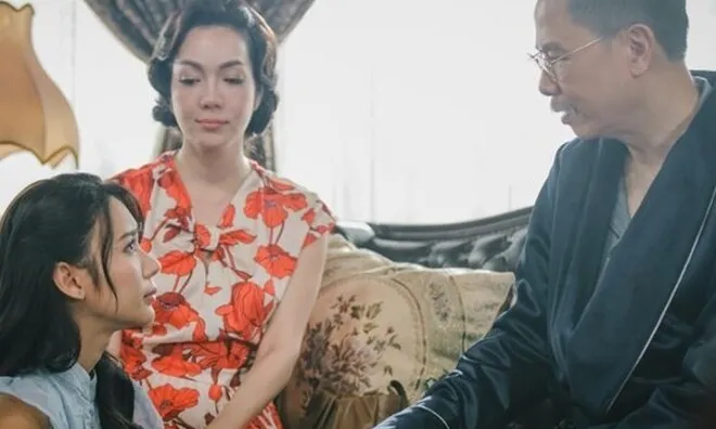 Bố dượng đồng ý cho 300 triệu để cứu mẹ nhưng kèm theo yêu cầu khiến tôi tái mặt, bủn rủn cả người