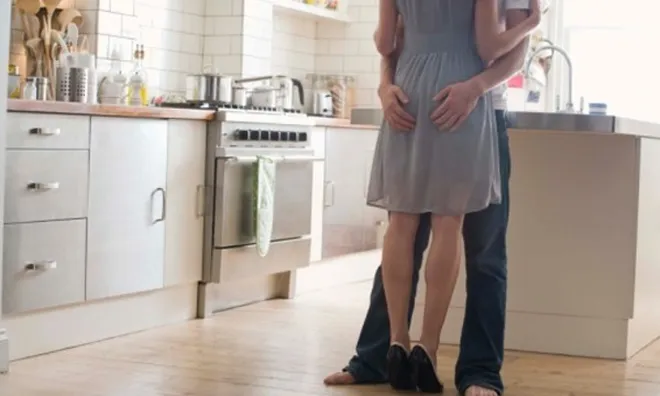 Phải lòng giúp việc hơn tuổi, chồng bỏ vợ con mang hết tiền bạc ra đi, 3 năm sau gặp lại chị, tôi mới thấy mình là người chiến thắng