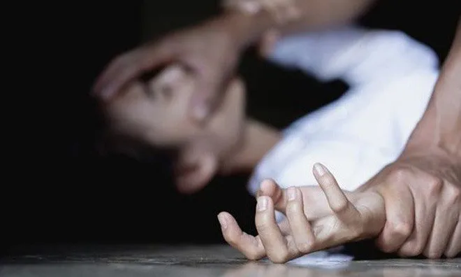 Gã đàn ông biến thái 2 lần cưỡng bức người phụ nữ còn dọa tung tin nhắn để uy hiếp khiến nạn nhân rơi vào bi kịch