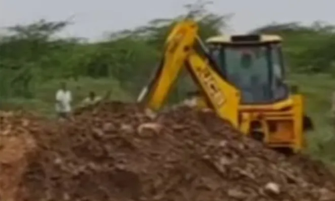 Người đàn ông ra tay tàn độc với em họ vì nghi ngoại tình với vợ, dùng máy xúc chôn sống phi tang: Nụ cười ám ảnh khi bị bắt