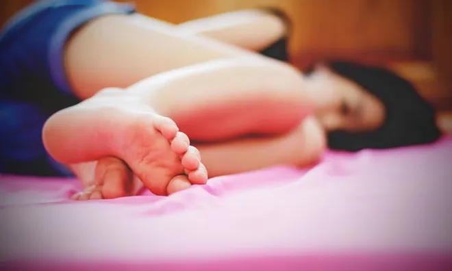 Nữ sinh 13 tuổi mất tích, gia đình tá hỏa đi tìm phát hiện ở nhà nghỉ 'thử trái cấm' với bạn trai quen qua mạng