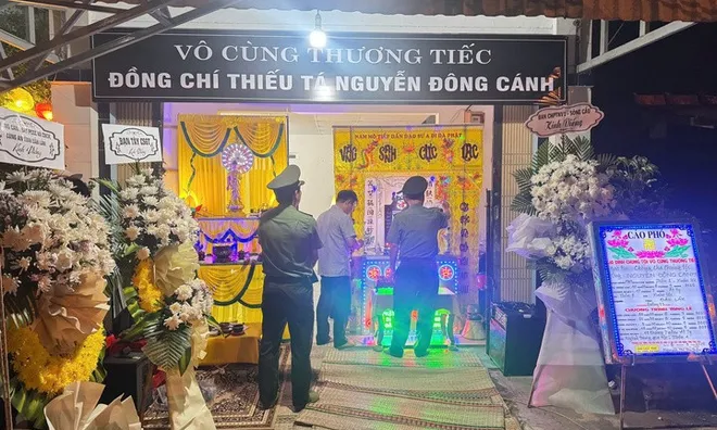 Đau xé lòng: Con trai mới đi học ngày đầu tiên, buổi sáng còn được cha đưa đến lớp, buổi trưa cha đã hy sinh!