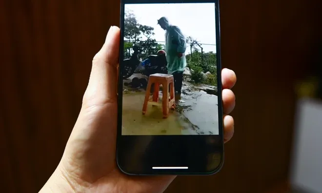 Người cha chửi bới, đá mạnh vào người bé trai 2 tuổi dọa ném xuống đất có thể đối diện hình phạt nào?