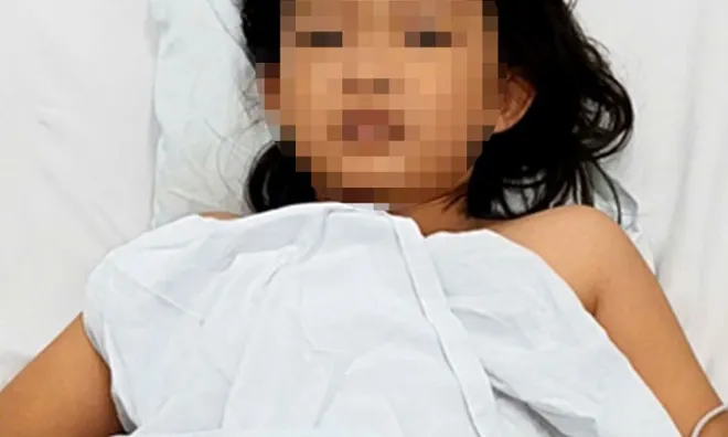 Sau khi ăn ốc biển vài giờ, bé gái ở Nha Trang bất ngờ nôn ói, rối loạn ý thức và hôn mê sâu