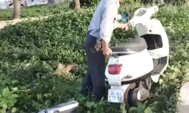 Sự thật về clip bảo vệ xô đổ xe máy du khách xuống bãi biển ở Đà Nẵng